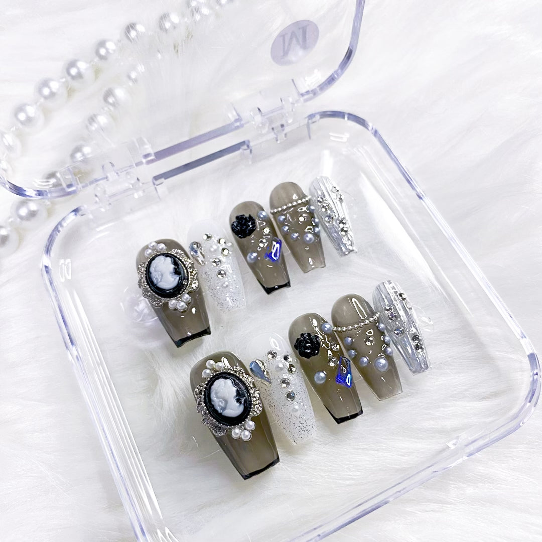 Black Classical Queen press on nails